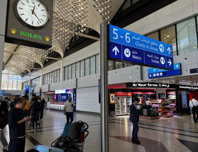 减航班、涨票价，全球多家航司进入“自保”模式-华闻时空