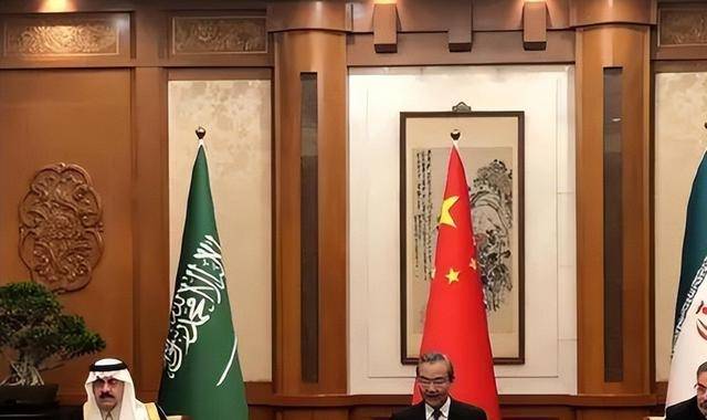 特朗普没料到：霍尔木兹危机打醒中国，一个万亿级产业开始爆发