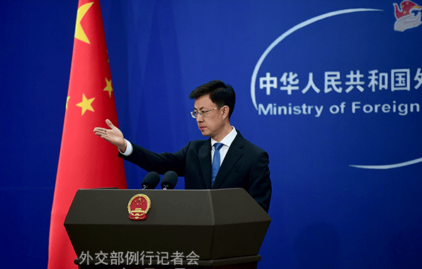 “美国在霍尔木兹海峡扣押的船只是从中国开往伊朗的，被用于运输导弹化工原料”，外交部：这是一艘外籍集装箱船，中方反对恶意关联和炒作