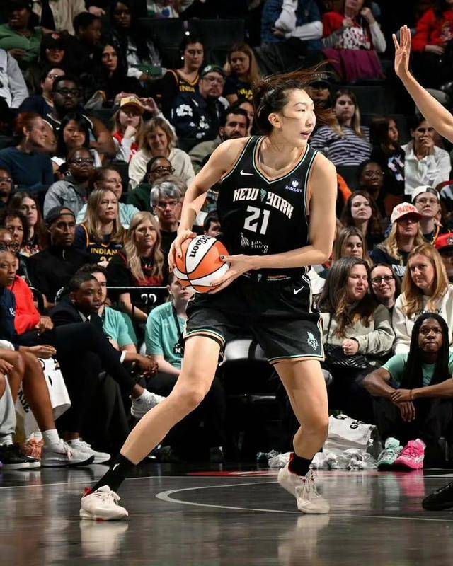 韩旭WNBA季前赛首战砍20分 中国女篮“留洋军团”近期表现惊艳