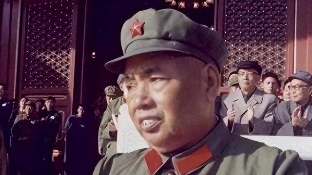 许世友问耿飚将授何衔,耿飚坦言军衔肯定在你前面_湘江_武艺_中央