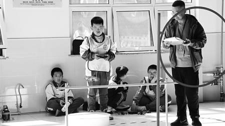 怀仁市首届中小学生无人机大赛举办