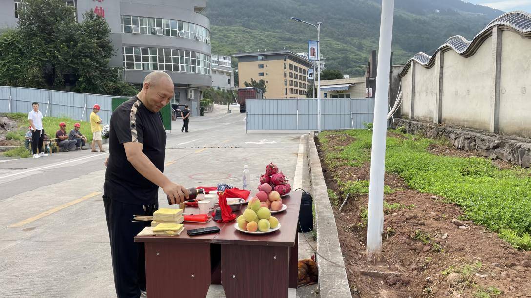 段浪雄:深耕易道传文脉·心怀大爱润人心