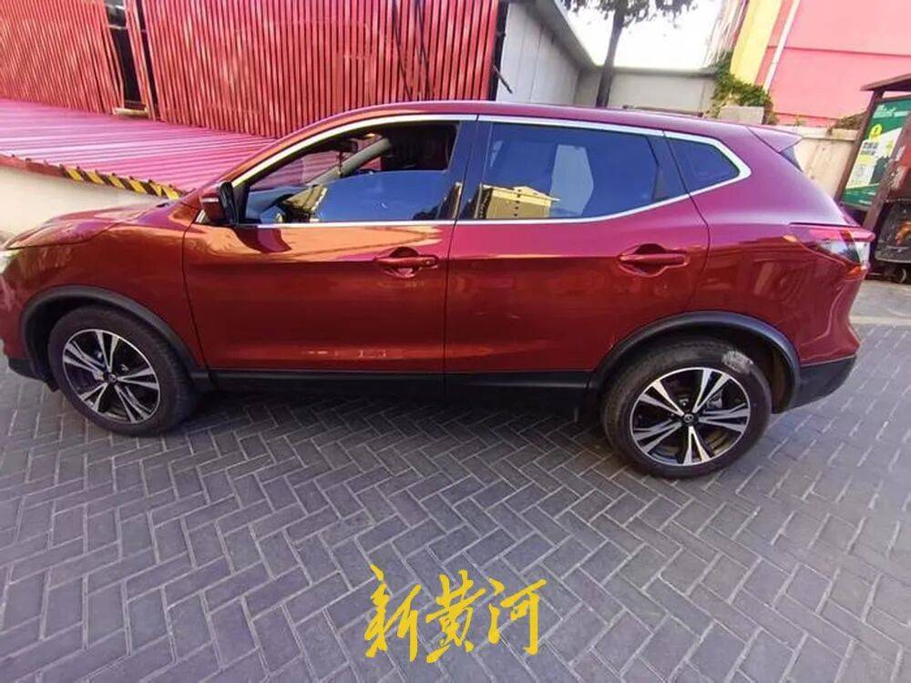 性侵迷局：雙方在車內有親密行為，女方收取30萬元后多次改口稱“自愿”，法院一審認定強奸罪成立海報