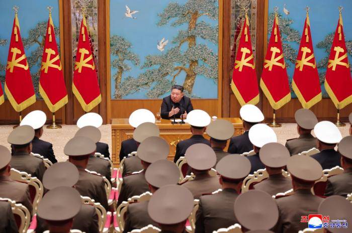 金正恩要求加強(qiáng)守衛(wèi)南部邊境的一線部隊(duì) “把邊界筑成堅(jiān)不可摧的要塞”