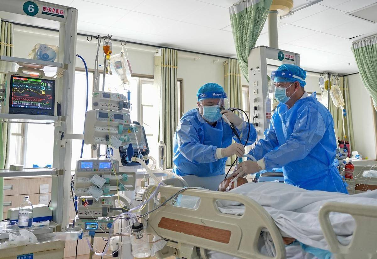 2周瘦10斤进ICU：最危险的不是减肥，是有人把挨饿吹成了高级人生