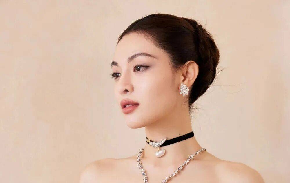 【2026.5.23】周也、张婧仪？文咏珊和杨颖？王一博5:5？钟楚曦经纪公司？《念无双》数据？《月下烟火》屈楚萧不演？封面图
