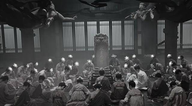 
        看完《唐诡》，再看《大唐迷雾》，我想说：没有对比就没有伤害！