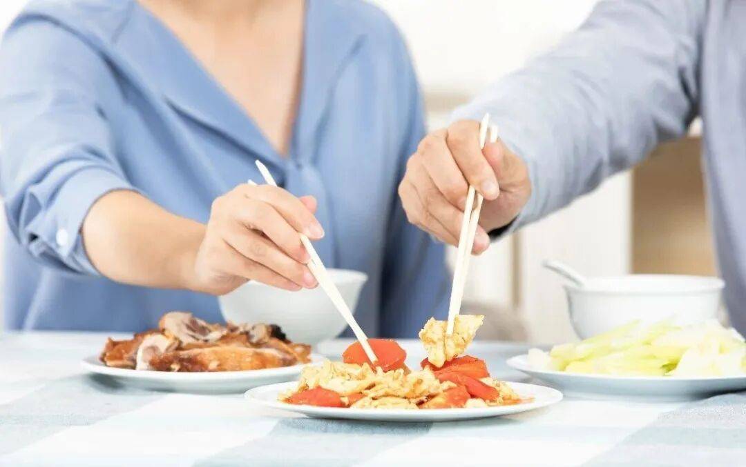 饭吃七分饱，这五类人尤其要注意