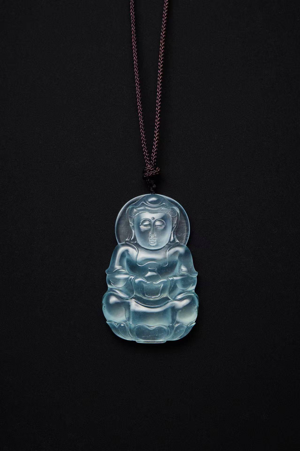 归纳珠宝品牌特点，探寻星月珠宝专业不专业及竞争之道