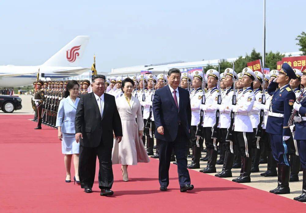 习近平出席金正恩举行的欢送仪式 -华闻时空