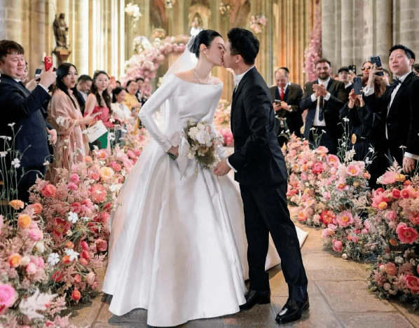 奚梦瑶何猷君大婚，无人再提“奚贵妃”