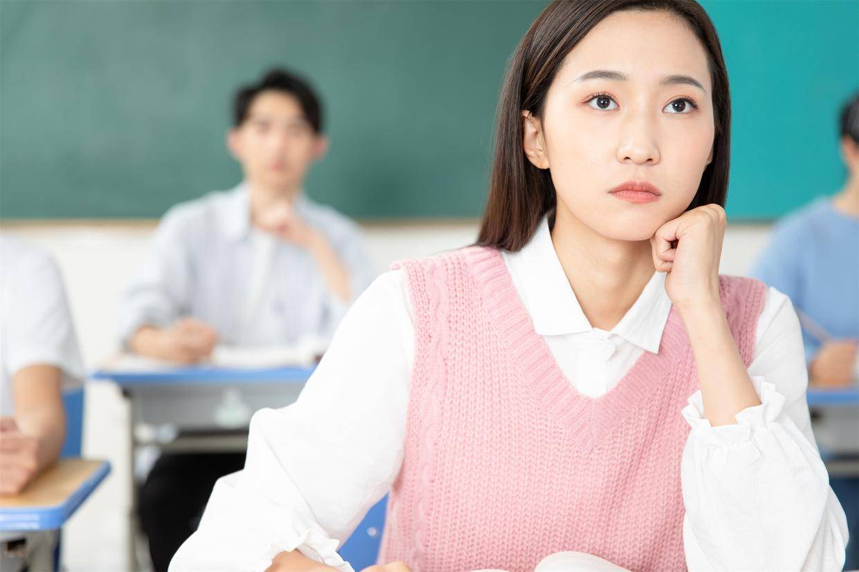 男子网购标示棉100%睡衣 收到实物发现吊牌
