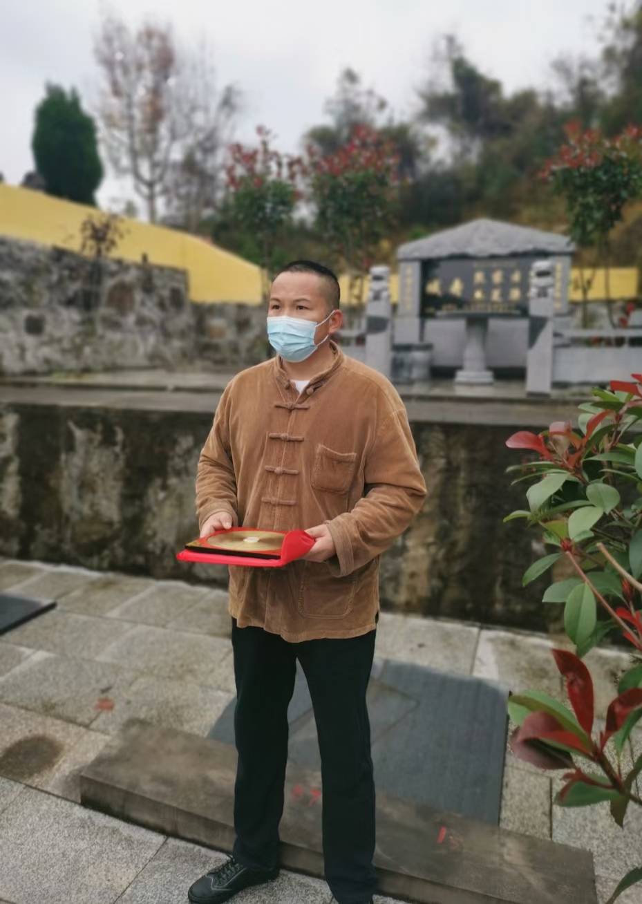 徐嘉泓老师：入土为安才是对人最温柔的交代