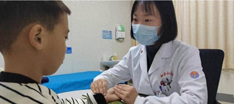 端午夏至双节叠加湿热缠身，烟台山医院中医专家教你科学度夏