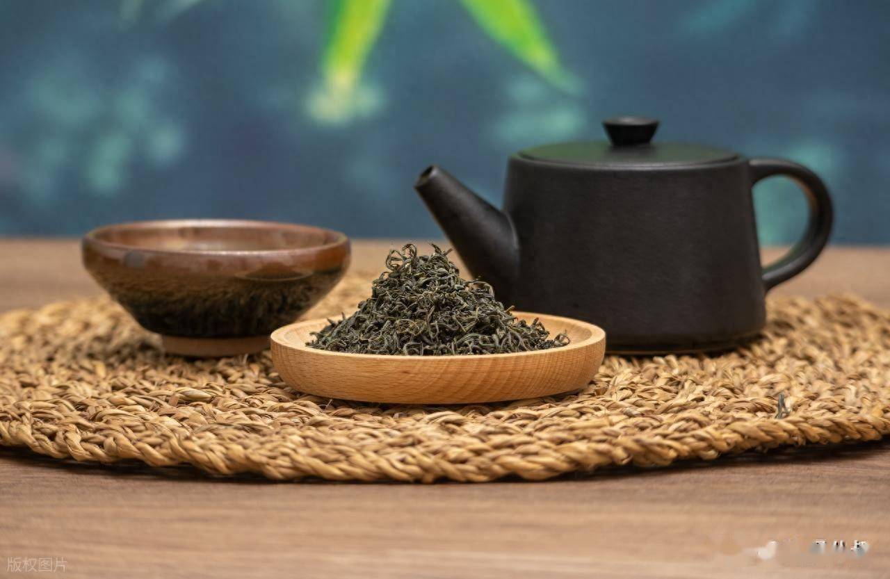 原创            央视曝光私域直播卖茶骗局！低价好茶全是套路，上万茶友损失惨重