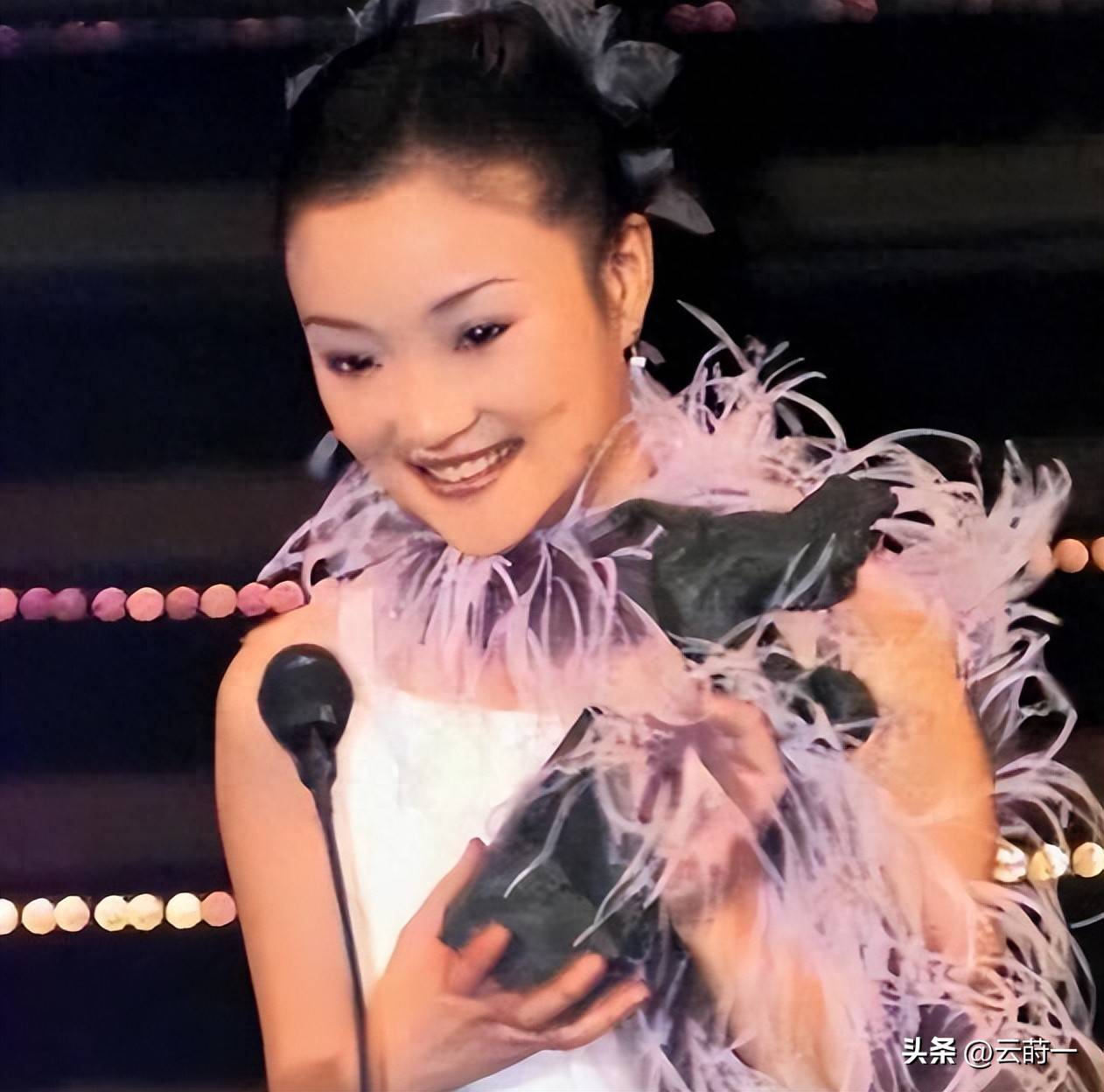 李小璐:年轻时管不住下半身,如今却让自己女儿买了单,她后悔吗