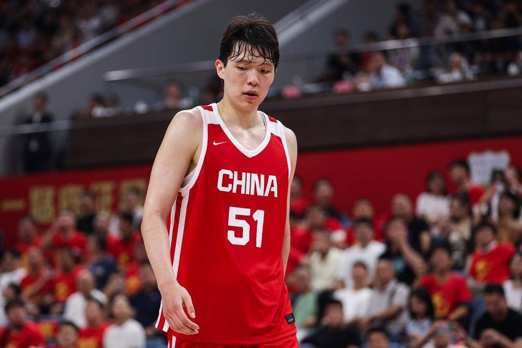 解题者杨瀚森，变成出给中国男篮的一道题