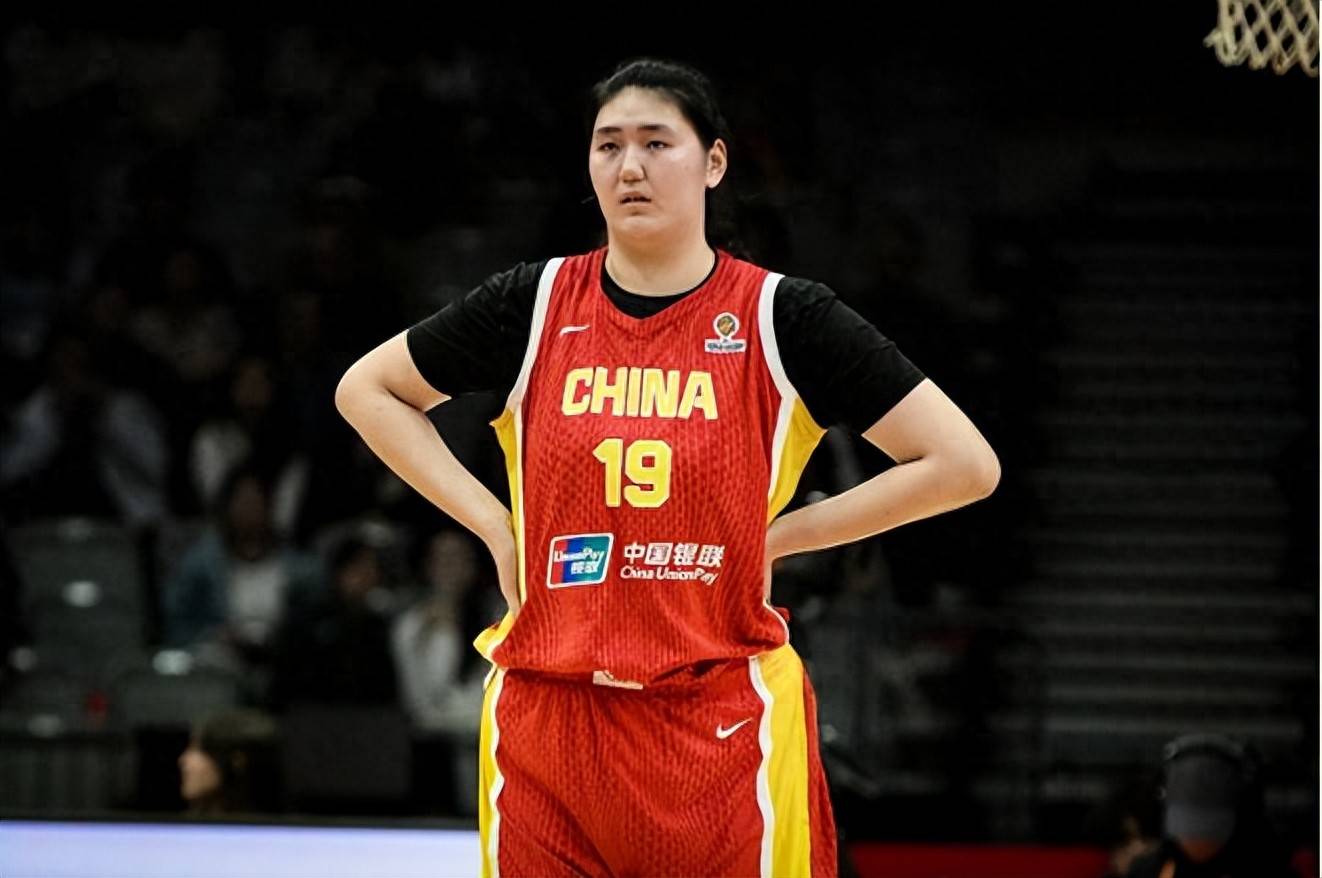 性别大战！中国女篮惜败北体大男篮暴露短板 张子宇12分吴梦婕14分