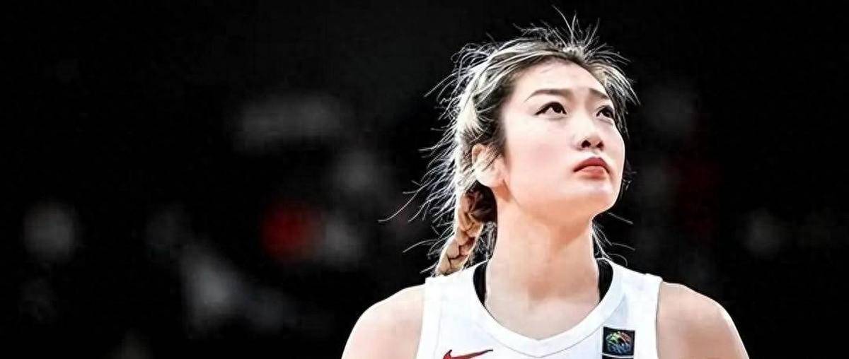 6月26日 中国女篮传来3大消息：李梦正式签约 韩旭破纪录 李月汝立功