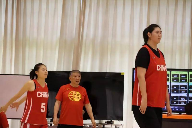 中国女篮30日启程赴澳大利亚拉练，NCAA球员邓雨婷7月到队