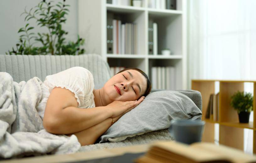原创            午睡后脑梗人数增多！医生：不管多大年龄，午睡牢记6不做！