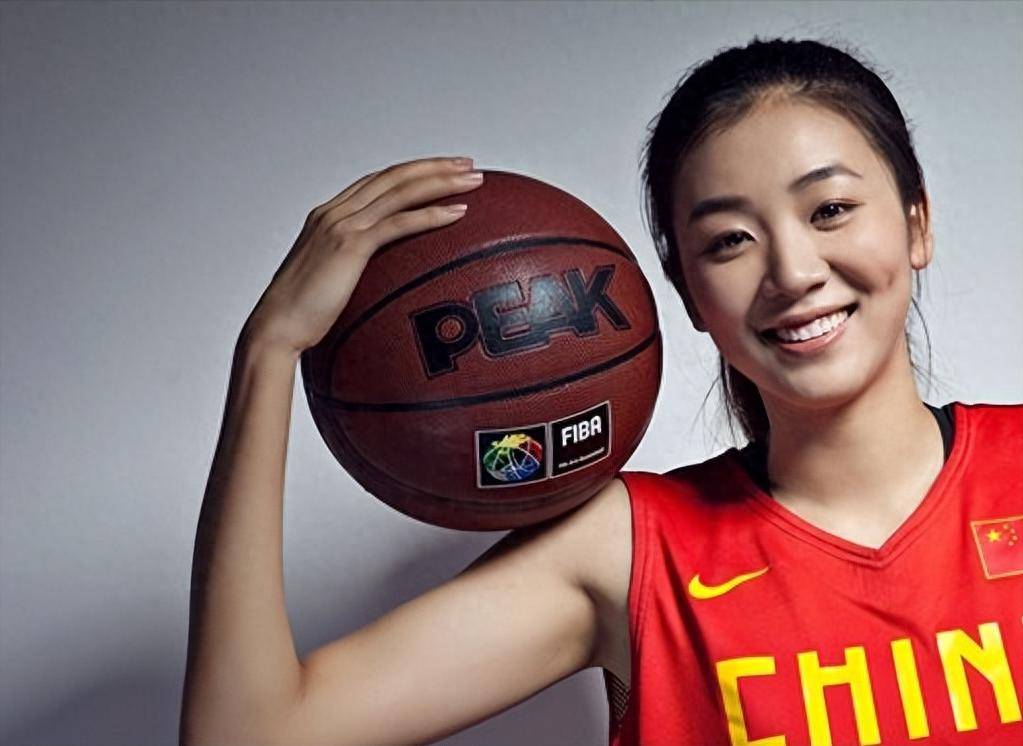 败类！中国女篮最＂无耻＂叛徒！装病偷入日籍，认日本富商做干爹