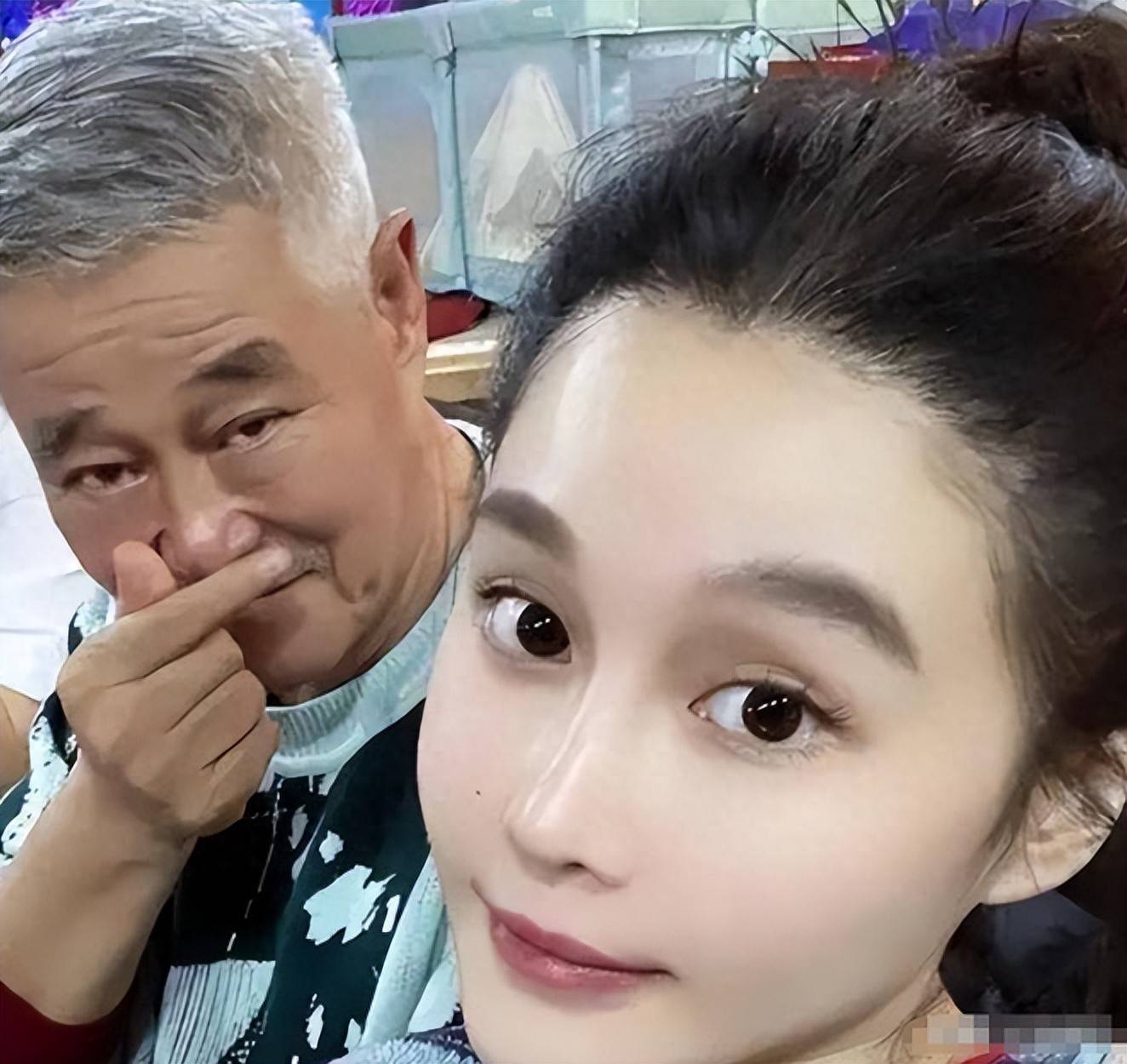 原创            69岁赵本山现状：三亚养老、每天2包烟、8两酒，与杨少华如出一辙