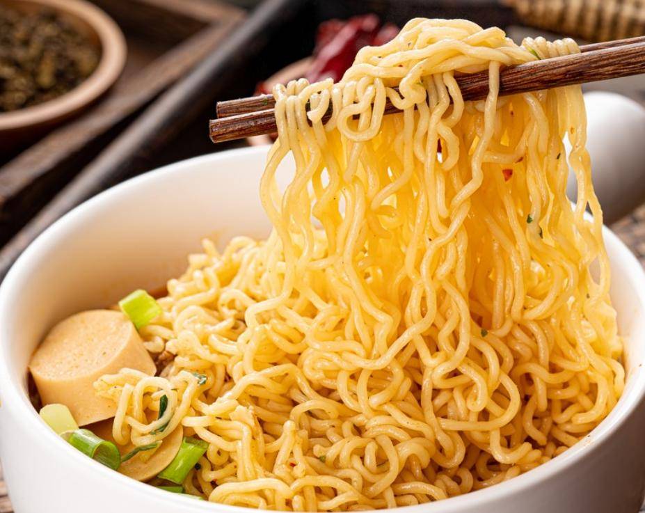 原创            方便面吃多了会致癌？世卫组织：真正致癌的这6种食物，尽量少碰