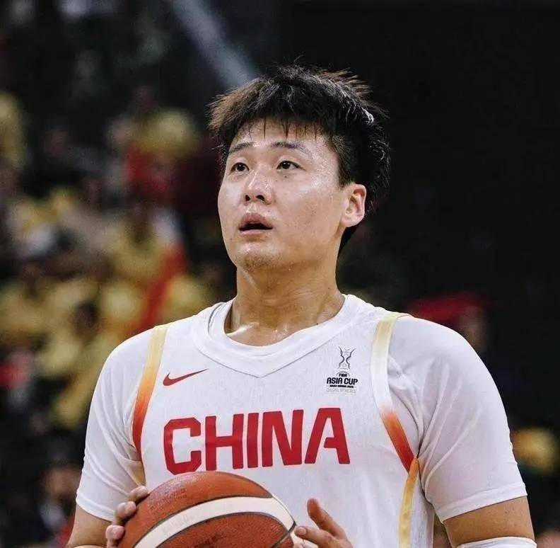 赵睿迎来态度反转！先前因伤缺席集训，如今已经归队汇合，郭士强终于等到这名大将
