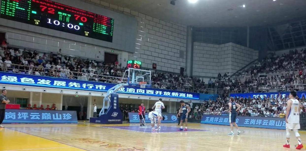 赵睿随队却不打！34岁翟晓川22分扛大梁，李楠首钢首秀惊险开门红