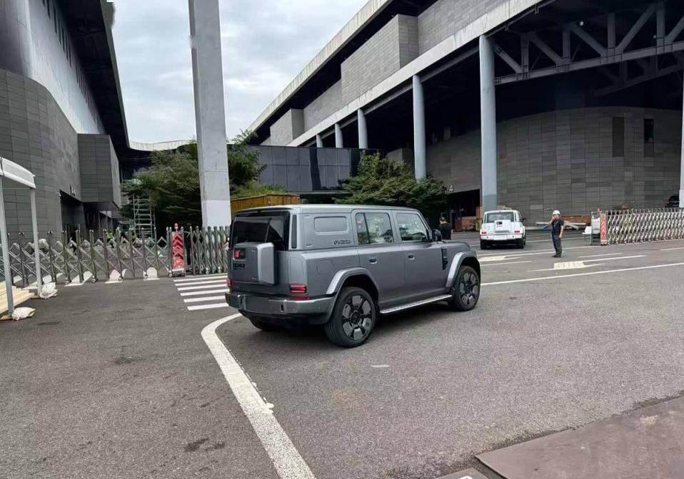 年轻人专属方盒子!iCAR V25增程+高阶智驾加持,通勤露营都不鸡肋_搜狐汽车_搜狐网