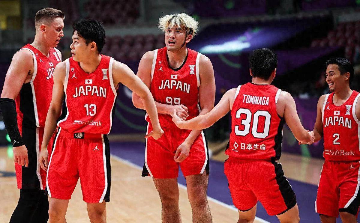 中国男篮千万要小心了！日本男篮两大核太恐怖了，河村勇辉有点强