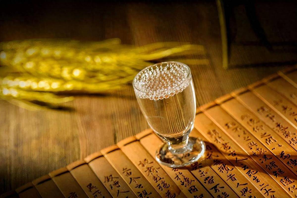 原创            医生坦言：男性若突然戒烟戒酒，用不了多久，肝脏或有4种变化