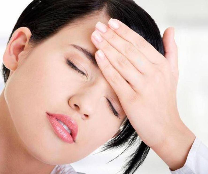 原创            蹲下猛起身“眼前一黑”，是贫血、还是低血糖？大错，而是这个病