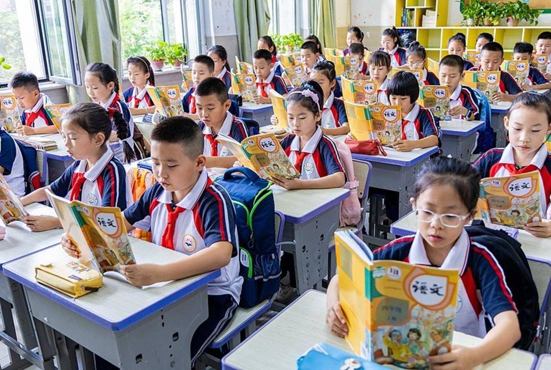 全国小学、初中已全部完成新教材替换，这些学科改动大→