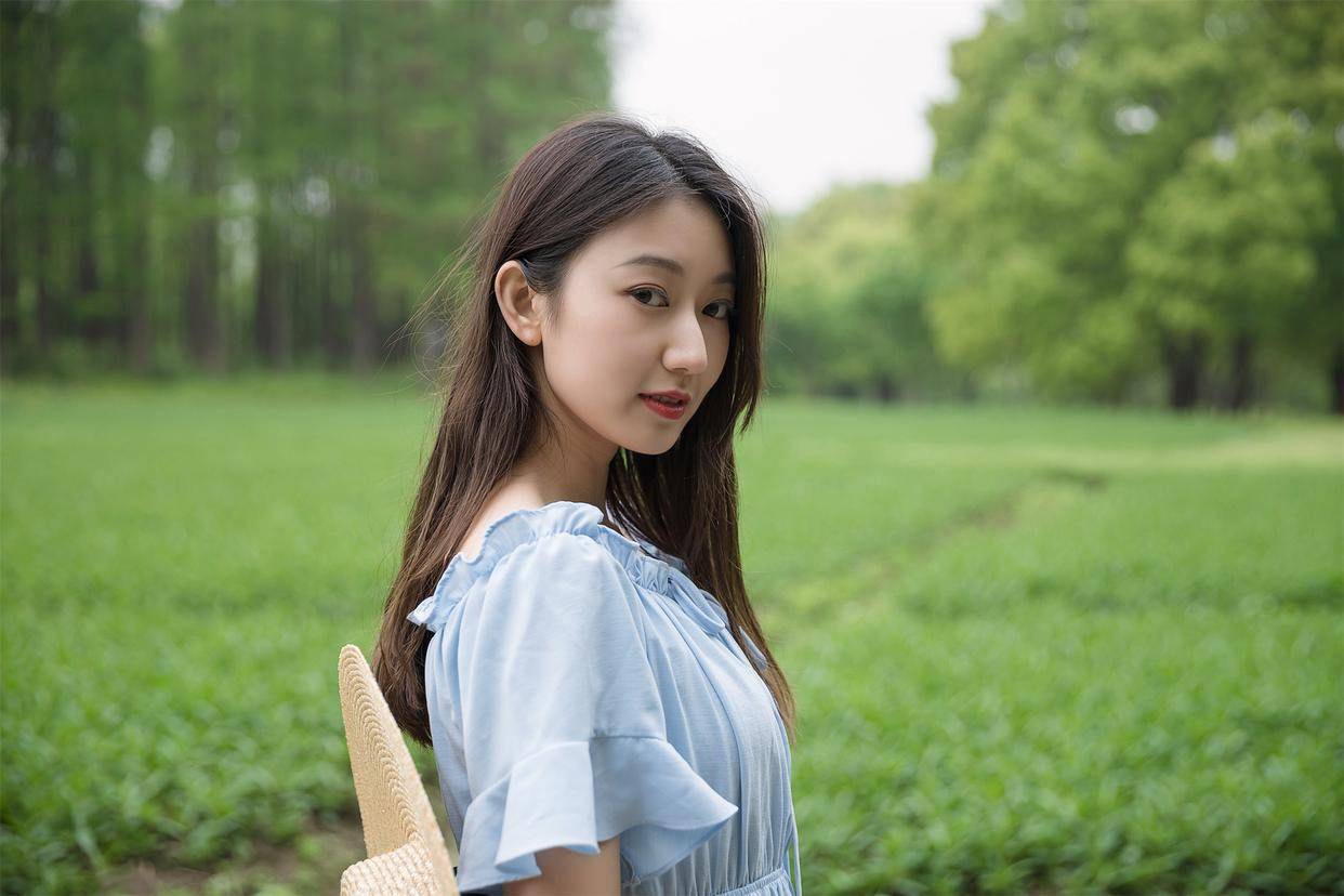 男子坚持在袋鼠点点APP上看视频赚钱 连续1