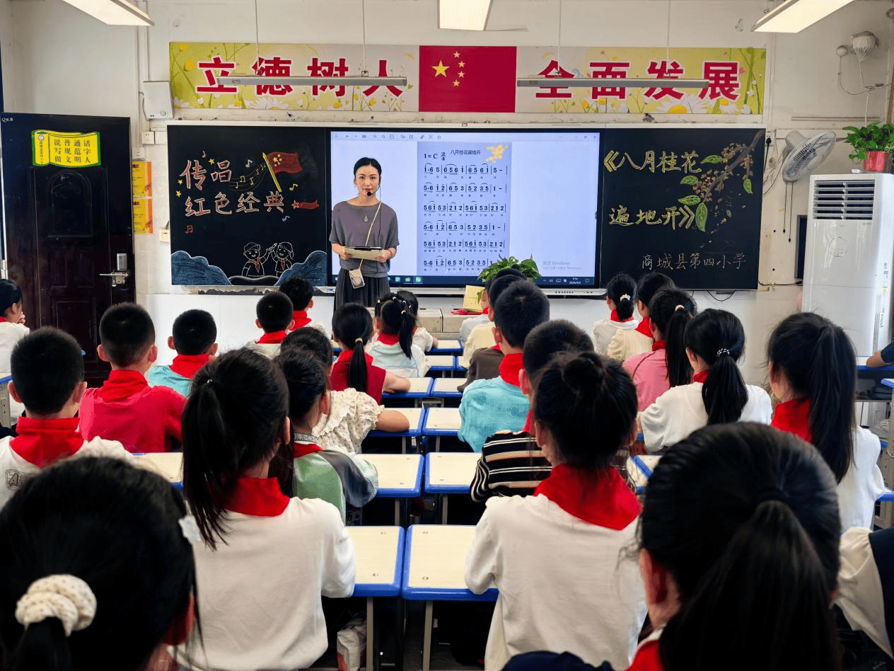 河南商城：以歌声传文脉 让红色基因扎根少年心田