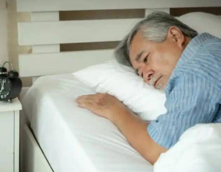 原创            早上几点起床才好？医生建议：过了68岁，起床尽量在这个时间点