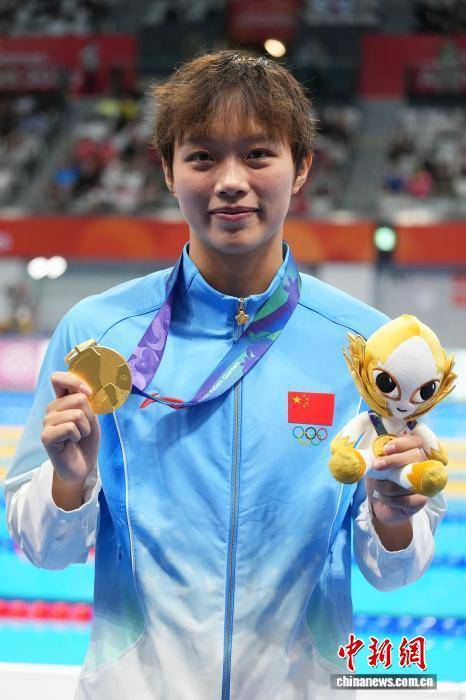 亚运会万乐天女子50米仰泳夺冠：希望冲击世界纪录