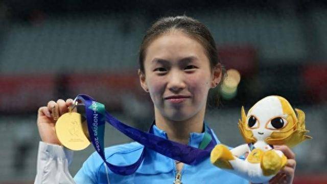 首次问鼎亚运会跳水女子十米台后，陈芋汐这么说……
