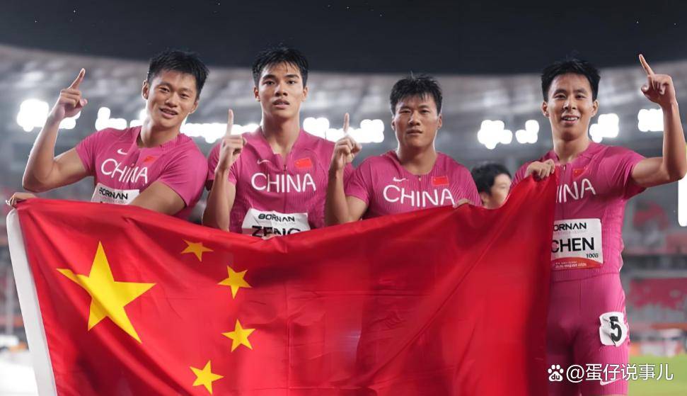 直接炸锅了！中国队4×100米接力摘金，泰国赛后提交申诉，裁判逐帧回看一小时，泰国申诉被驳回
