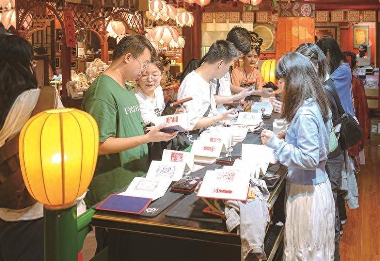 绒馍馍卖疯了?别光看热闹,这才是文旅最狠