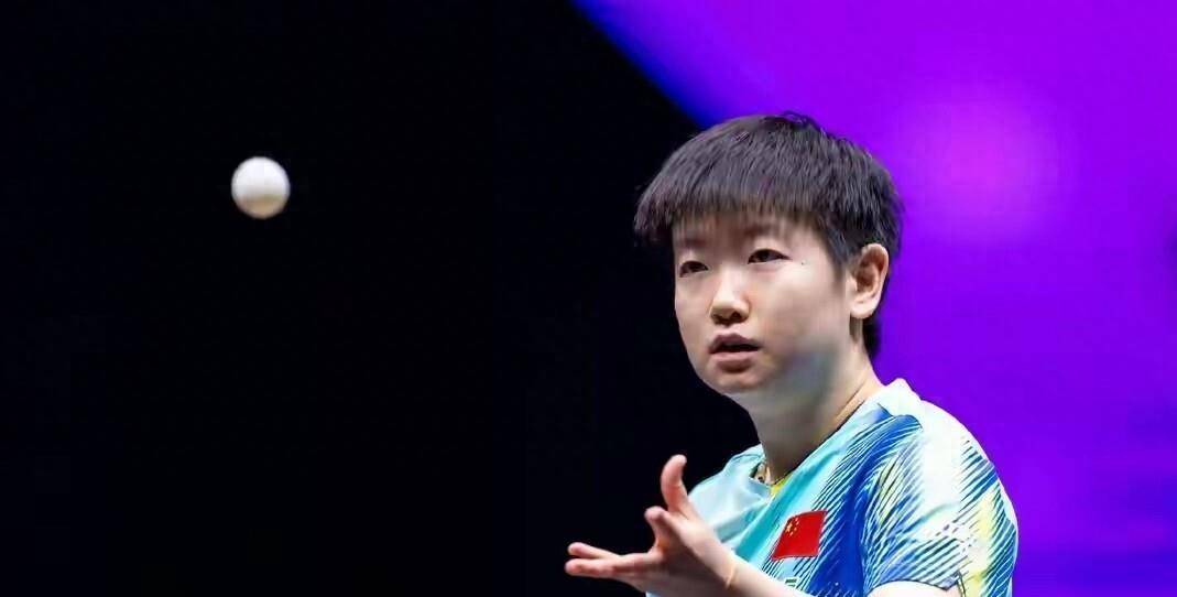 WTT中国大满贯爆冷!孙颖莎1-3不敌帕拉南，刘国正点评一针见血，直言莎莎太累了