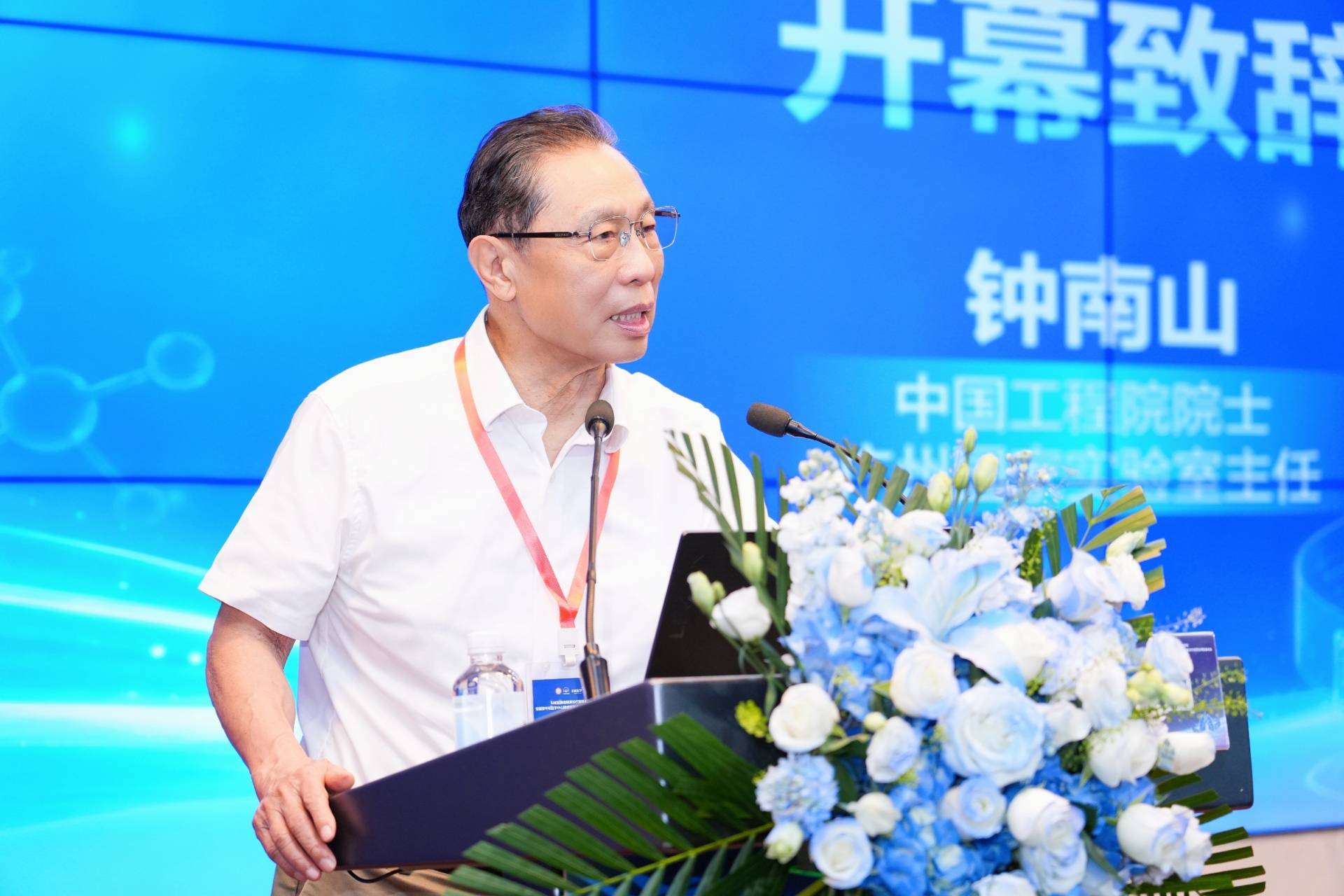 钟南山院士团队发布肺癌病理基因AI模型：最快可1分钟预测12个肺癌基因靶点