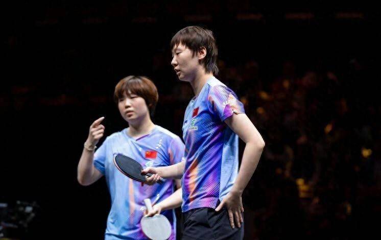 WTT大满贯国乒首冠诞生！双曼3-1击败世界第一日本组合，张本再夺银牌