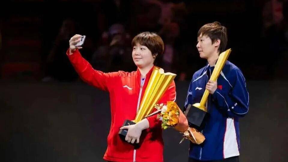 一日双线封神！王曼昱一日双杀张本美和，决赛迎战历史创造者佐藤瞳