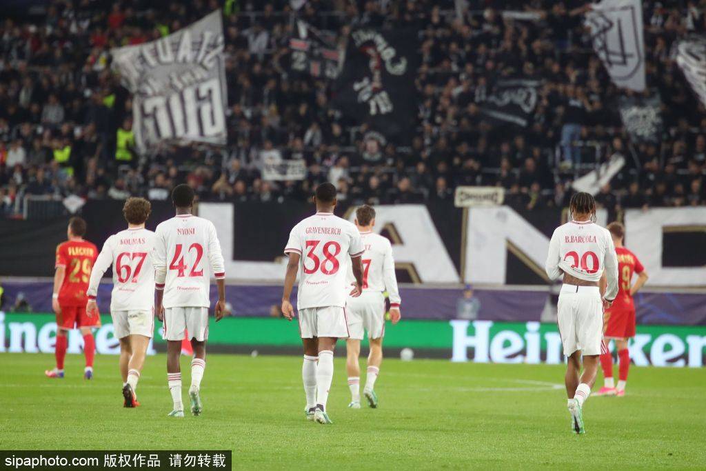 这也太倒霉了！弗林蓬替补登场6分钟伤退，利物浦本场已2人伤退