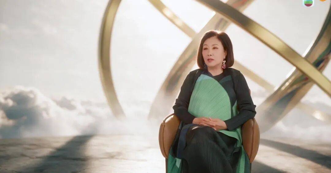 汪明荃拍台庆宣传，回忆《欢乐今宵》，一晚轮番做四种工作封面图
