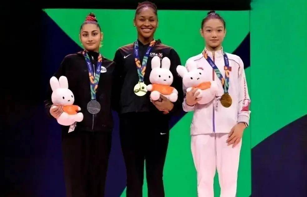 体操世锦赛战报！诞生12枚奖牌，中国队狂揽4枚，首位双冠王出炉